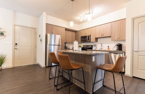 Camarillo Apartment | 2 Bedrooms ✦ Ground Floor Unit ✦ Pool ✦ Wi-Fi ✦ Gym ✦ Pack 'n Play