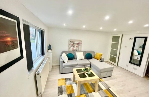 Curdworth Apartment | 2 bedrooms haven near NEC, Airport