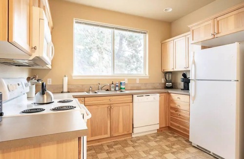Southern Crossing House | 2 Bedrooms Home Retreat Old Mill Bend Near Downtown
