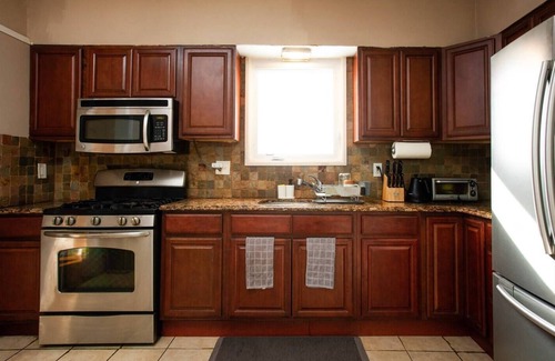 Queens House | 2 Bedrooms in beach town in Queens NYC