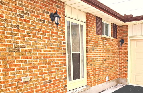 London House | 2 Bedrooms in Entire Home w/Free Parking Near to Hospital and Grocery Stores
