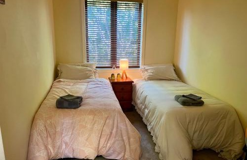 Epsom Bed & Breakfast | 2 Bedrooms in Urban Sanctuary B&B