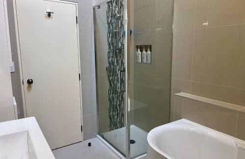 Epsom Bed & Breakfast | 2 Bedrooms in Urban Sanctuary B&B