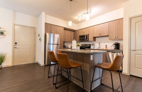 Camarillo Apartment | 2 Bedrooms ✦ King Beds ✦ Wi-Fi ✦ Pool ✦ Gym