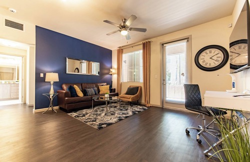 Camarillo Apartment | 2 Bedrooms ✦ King Beds ✦ Wi-Fi ✦ Pool ✦ Gym