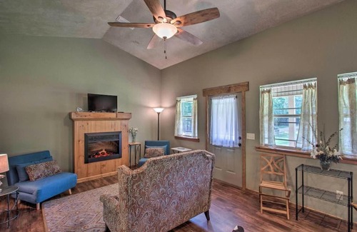 Milton House | 2 Bedrooms, Sleeps 4 with Horse Stalls!