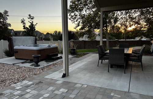 Pleasant Grove Apartment | 2 Bedrooms, Sleeps 6, Pool, Hot tub, putting green, XBox room