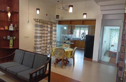 Madipakkam Apartment | 2 Bedrooms Spacious Family Home with Kitchen Madipakkam - 20 mins from Airport