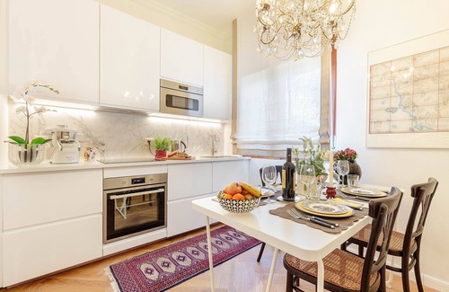Lucca Historical Center Apartment | 2 bedrooms, Terrace and Private Parking in Lucca