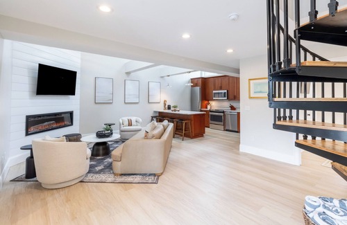 Yachting Village Condo | 2 Bedrooms w/Loft and En-Suite Baths, Walk to Harbor