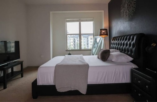 Paw Creek Apartment | 2 BedRooms with 2 Full Bathroom