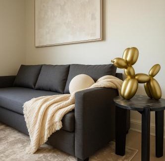 East Allegheny Apartment | 2 Beds Free parking City Escape