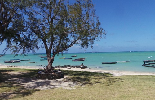 Grand Gaube Apartment | 2 BEDS FULLY FURNISHED APARTMENTS AT 2 MINUTES WALK TO THE BEACH IN THE NORTH.
