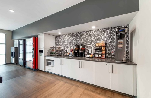 Asheville Hotel | 2 Beds Room - Enjoy Complimentary Breakfast at Our Homely Suites with Kitchens