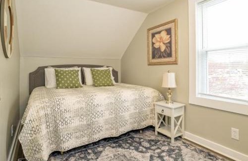 Upper Village Apartment | 2 beds, trailer parking, direct snow & ATV trail access