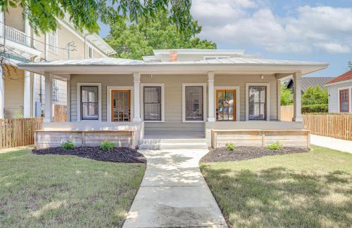 Arsenal House | 2 Blocks from Riverwalk 1 Mile to SA Downtown