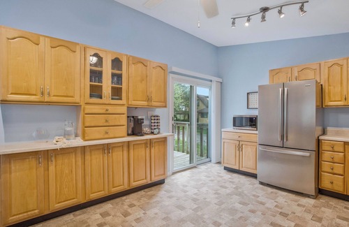 Prince Frederick House | 2 blocks from Bay! Private beach! Boat launch! Kayak! Hike! Fossil Hunt!