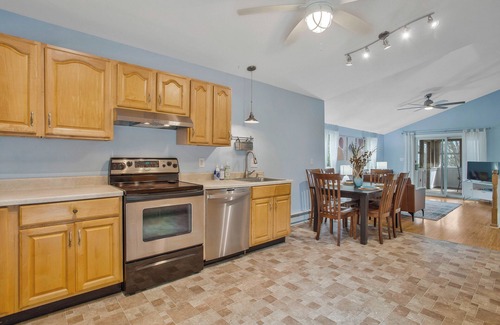 Prince Frederick House | 2 blocks from Bay! Private beach! Boat launch! Kayak! Hike! Fossil Hunt!