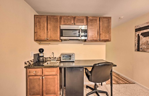 Englewood Apartment | 2 Blocks to Light Rail: Denver Unit w/Kitchenette