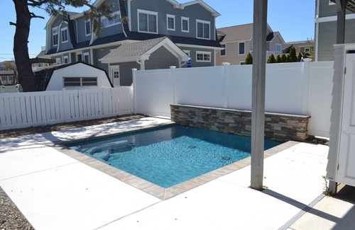 Stone Harbor House | 2 blocks to the beach, short walk to downtown shopping, restaurant and entertainment, 1/2 block to the municipal fishing pier which is well maintained and lit for nighttime fishing. Large Deck, Cleaning Included. 4 off street parking spaces.