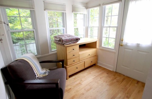 Union Pier Cottage | 2 blocks to the beach and pet friendly. Memories are Made Here