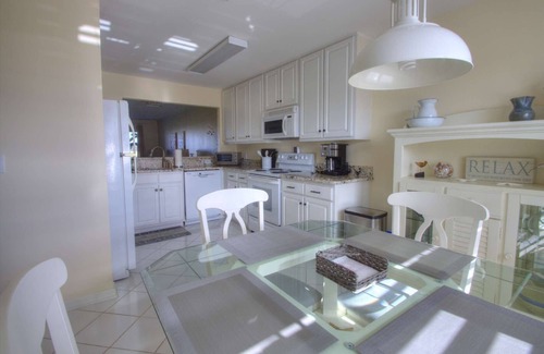 Ocean View Condo | 2 BR, 2 BA Bay Water View Condo w/Pool, Bikes, Golf, Tennis, Kayaks, and Free Activities