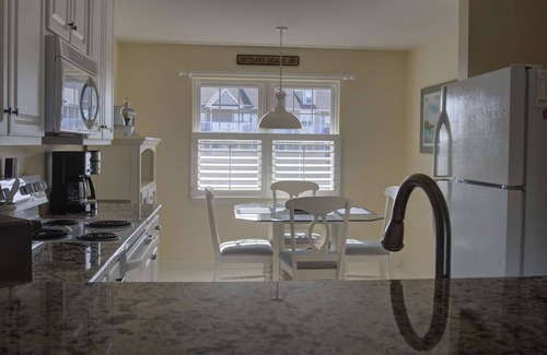 Ocean View Condo | 2 BR, 2 BA Bay Water View Condo w/Pool, Bikes, Golf, Tennis, Kayaks, and Free Activities