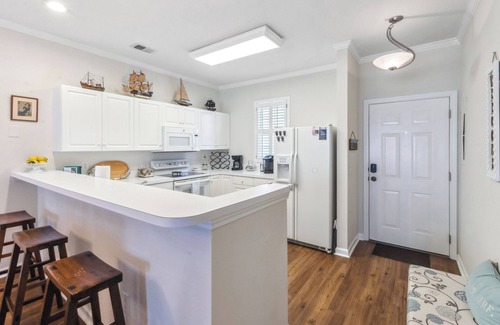 North Myrtle Beach Condo | 2 BR 2 BA Condo with hot tub-Close to Main Street