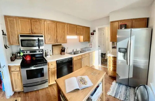 Fayetteville House | 2 BR, 2 Bath Home close to Bragg