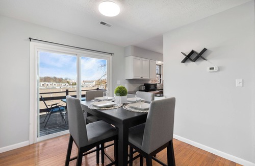 Morgantown House | 2 BR/2 bath King-suite townhouse right next to WVU Stadium & Hospital