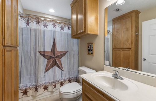 Tomball House | 2 BR 2 Bath Wheelchair accessible home.