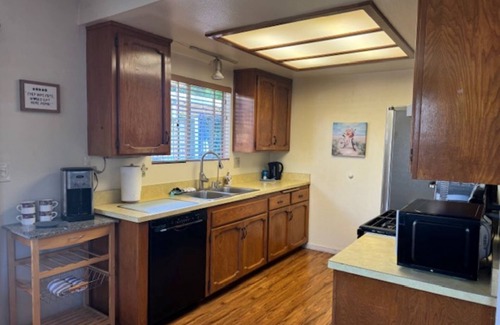 Leucadia Condo | 2 br/2ba near Ocean. Redecorated & fully furnished with kitchen gear and linens.