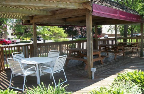 Port Clinton Condo | 2 BR -2Bath-1st flr unit-Pool- 20% off a 3 night stay in Sept and Oct 2025
