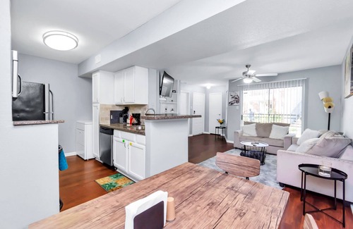 Astrodome Apartment | 2 BR/2BT★6 GUEST★NEAR NRG STADIUM★ FAST WIFI★4K TV