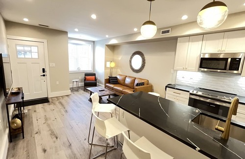 Capitol Hill Apartment | 2-BR apartment in historic Capitol Hill, prime location in Washington DC