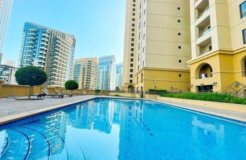 Trade Centre 1 Apartment | 2 BR apartment on JBR, Beach 2 min/Pool/Gym