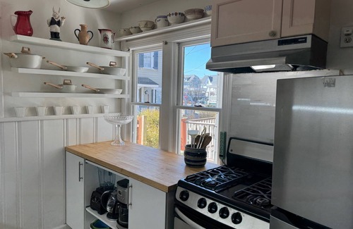 Ocean Grove Apartment | 2-br apartment 1.5 blocks to beach in historic Ocean Grove with Peleton, Jaccuzi