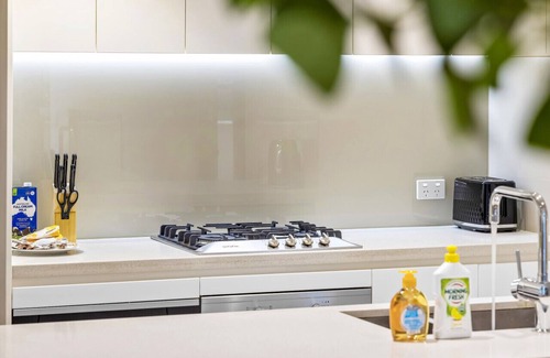 Burwood Apartment | 2 BR Apt in heart of Burwood