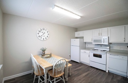 Gulfport Apartment | 2 Br Apt w/pool and fast Wi-fi