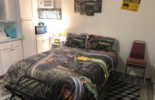 Hancock County Bed & Breakfast | 2 BR B&B Small Town Rural Setting Personal Fun Arcade