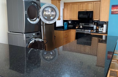 Long Beach House | 2 BR Beach Block West End Bungalow