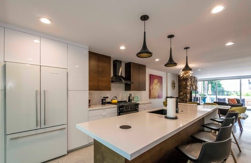 Uptown Design District Condo | 2 BR Chic Mid Century located in the heart of Palm Springs w/stunning pool