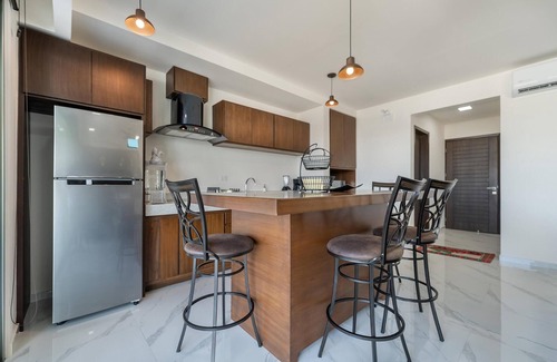 Centro - Supmza 001 Condo | 2 BR Condo w/Ocean View Pool. Prime Location