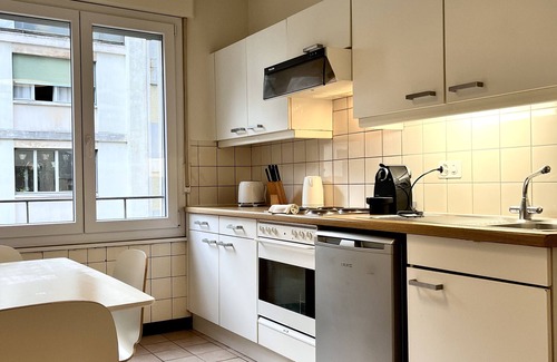 Jargonnant Apartment | 2 BR Cosy Apartment next to Lake