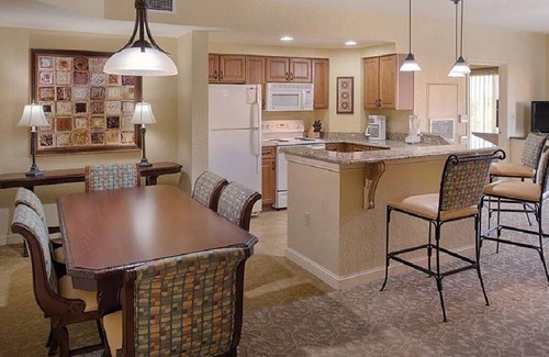 Lake Buena Vista Condo | 2 BR Deluxe Condo BONNET CREEK Club Wyndham Resort, less than 1 mile from Disney