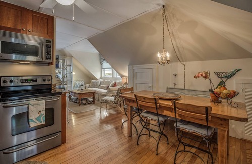 Beverly Apartment | 2 BR Harborfront Apartment at Independence Park & Beach