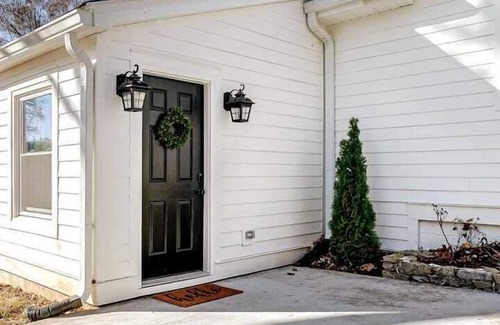 Franklin Apartment | 2 BR Highland House of Historic DWTN Franklin