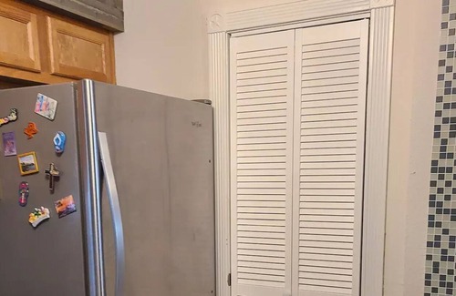 Lake Jackson House | 2 BR home, quiet neighborhood