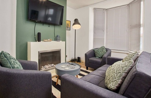 Sheffield House | 2 BR House close to Arena, Meadowhall, M1