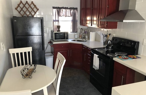 Harbordale House | 2 BR house, Great Location!